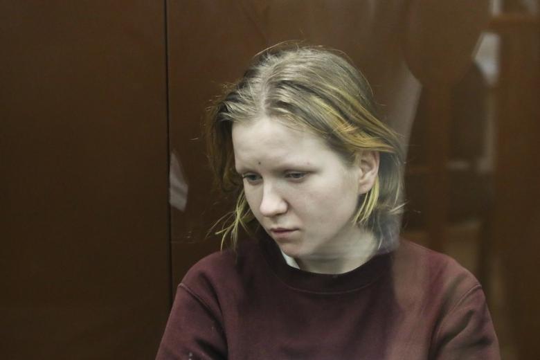 Гражданка РФ Дарья Трепова, задержанная по подозрению в причастности к взрыву в кафе «Стрит-бар» и убийству военного корреспондента Владлена Татарского (Максима Фомина), после избрания меры пресечения в Басманном суде