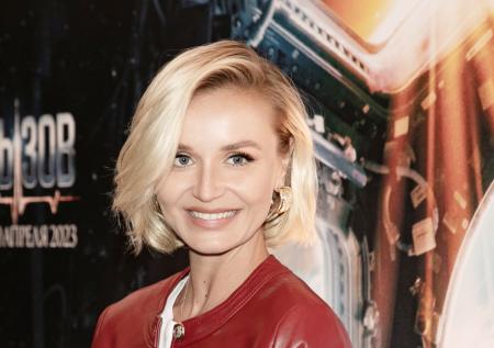 Baza: Полина Гагарина изменила райдер из-за Глюкозы