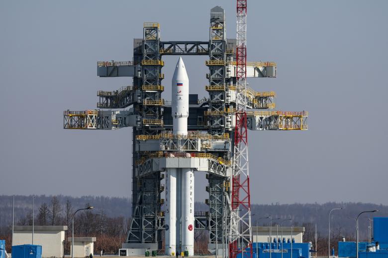 Амурская область. Ракета-носитель «Ангара-А5» с разгонным блоком «Орион» на стартовой площадке космодрома Восточный