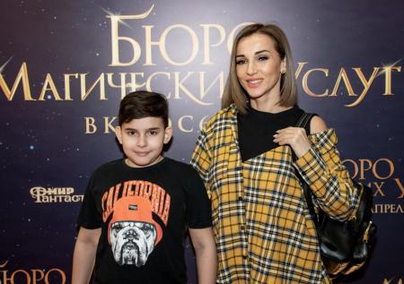 Не поступивший в элитную школу сын Чеховой улетел в Грузию