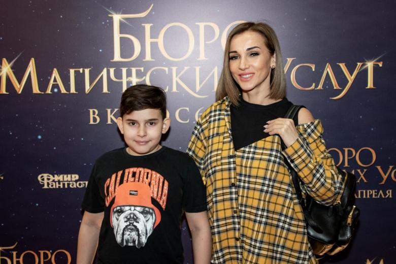 Телеведущая Анфиса Чехова с сыном
