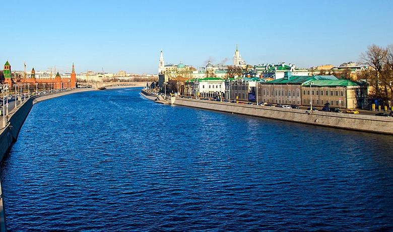 Софийская набережная