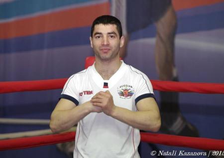 Алоян завоевал титул WBA Gold