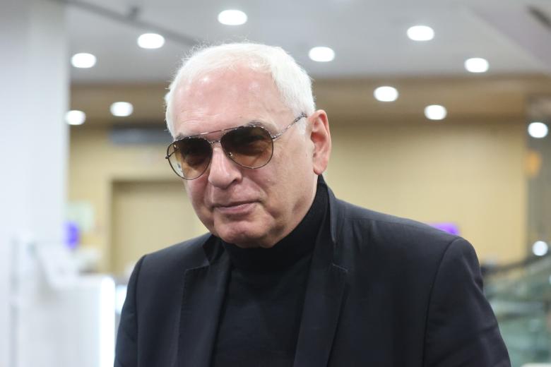Карен Шахназаров