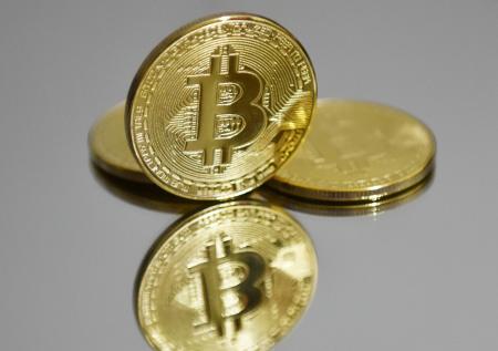 Глава ВТБ заявил об «обречённости» биткоина