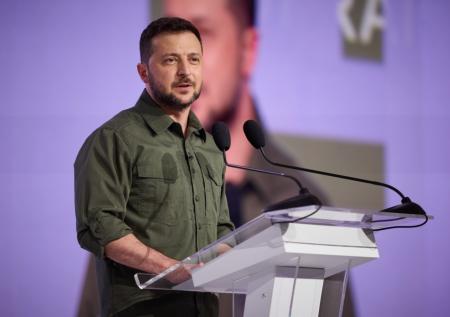«Использованный материал»: экс-разведчик о Зеленском