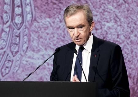 Владелец Louis Vuitton потерял миллиарды долларов из-за новостей о пошлинах