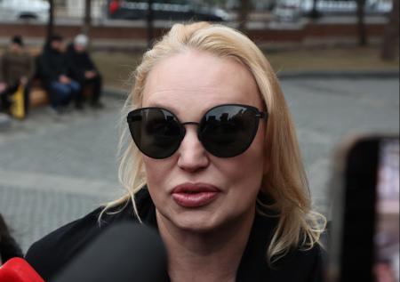 «Всегда была лучезарной»: Довлатова приехала на прощание с Голубкиной