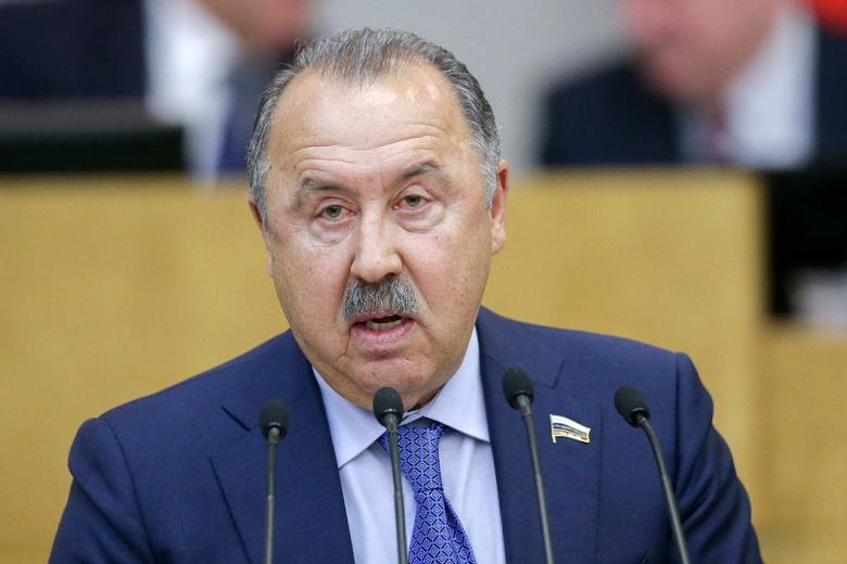 Валерий Газзаев