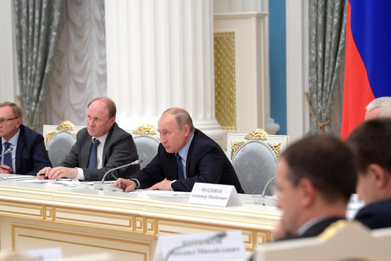 Владимир Путин на Совете по русскому языку