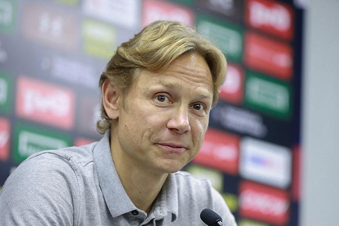 Валерий Карпин