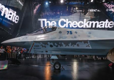 Мантуров назвал примерные сроки создания образца истребителя Checkmate