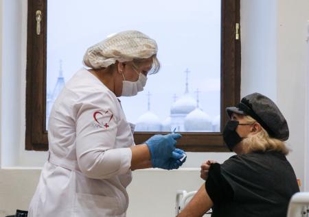 Бокерия оценил влияние вакцинации от COVID-19 на работу сердца