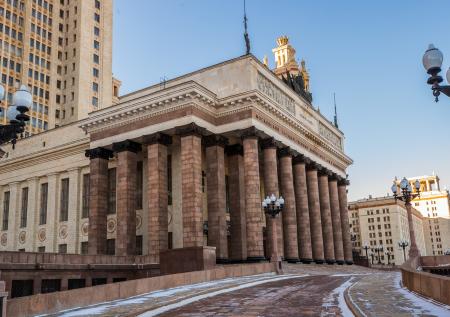 Путин одобрил план мероприятий к юбилею МГУ