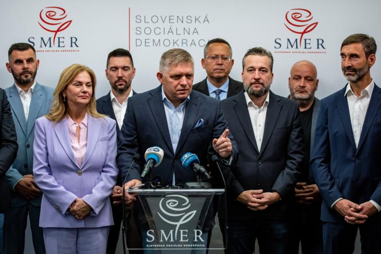 Роберт Фицо на пресс-конференции после победы на выборах в Национальный совет (однопалатный парламент)
