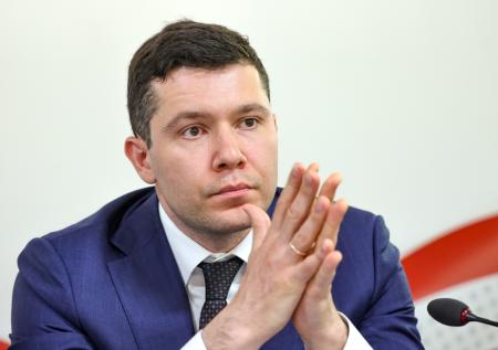 «Давайте поставим забор вдоль ж/д»: Алиханов пошутил о транзите через Литву