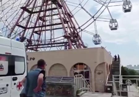 Жители Новосибирска застряли на колесе обозрения