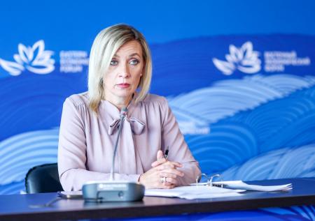 Захарова ответила Дуде на слова про тонущую Украину