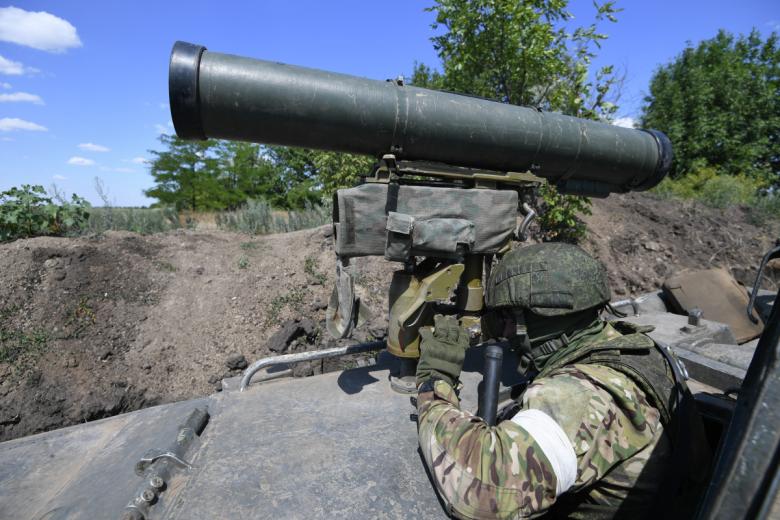 Военнослужащий десантной противотанковой батареи воздушно-десантных войск Вооруженных сил РФ
