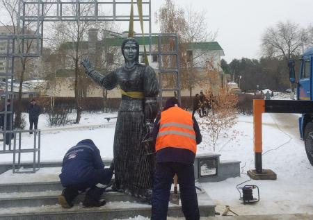 Постапокалиптичную Алёнку из Нововоронежа продали за 2,6 млн рублей