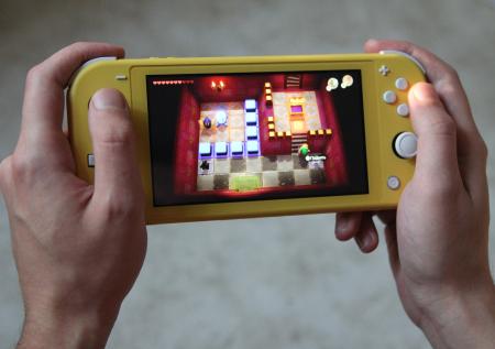 Возрождая портативный гейминг: обзор Nintendo Switch Lite