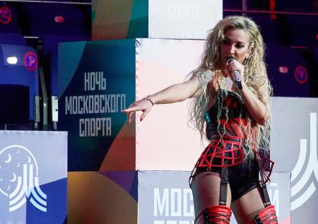 Пластический хирург раскритиковал размер груди Бузовой и нос Собчак