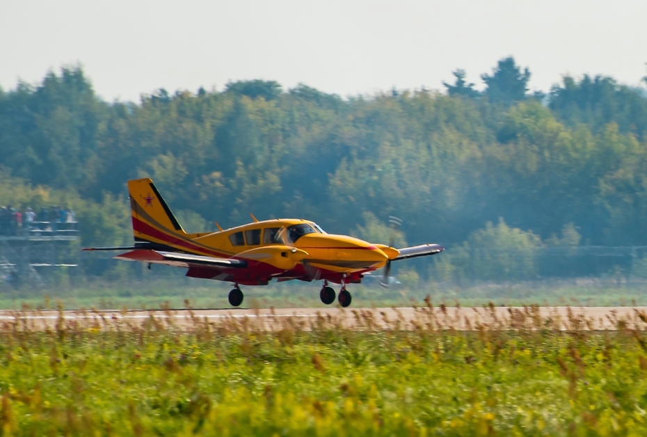  Piper PA-23 