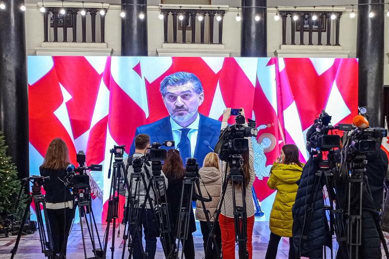 Трансляция инаугурации шестого президента Грузии Михаила Кавелашвили в здании парламента