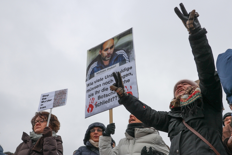  Жители Европы солидарны с иранскими протестующими, которым грозит казнь