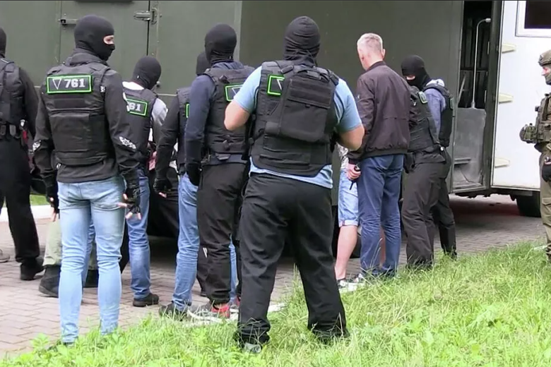 Кадр оперативного видео задержания россиян в Белоруссии