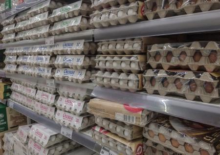 Разницы нет: магазинные яйца оказались не вреднее фермерских