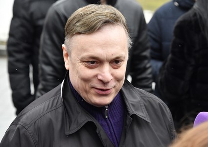 Слухи о долгах, «войны» со звездами, иноагентство: как живет Андрей Разин