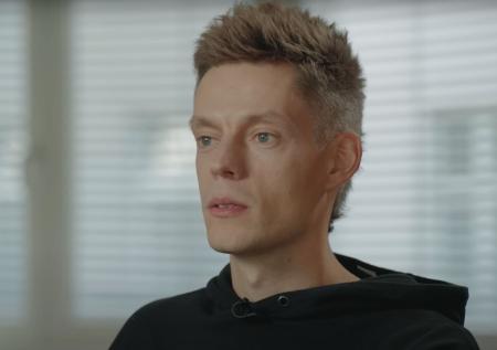 SHOT: Юрий Дудь не возвращался в Россию