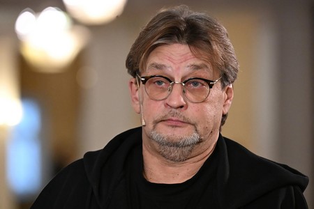 Уход из театра, смерть сына, мнение об СВО: куда пропал Александр Домогаров