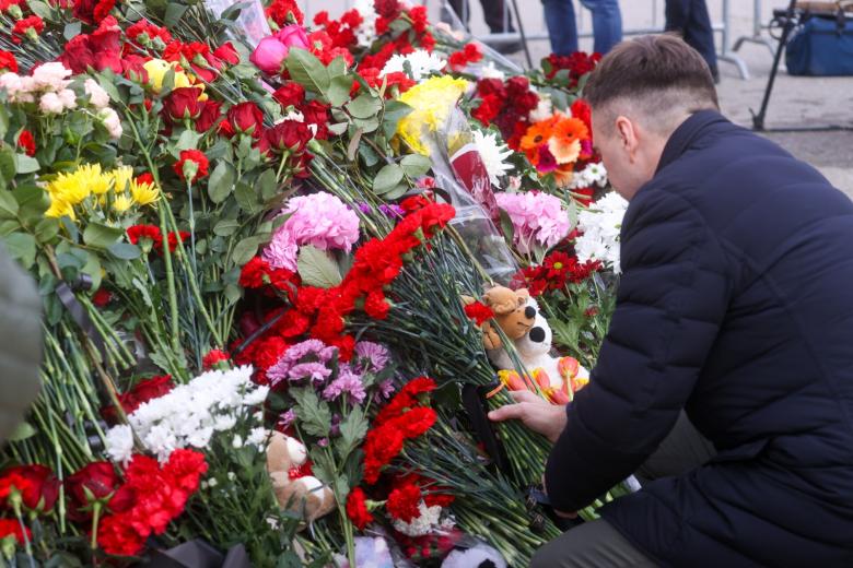 Акция памяти жертв теракта в подмосковном «Крокус Сити Холле»