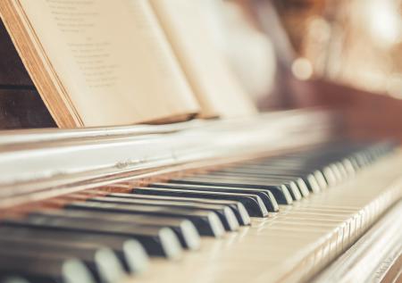 Куда сходить в Москве в выходные, 7–8 декабря: книги и орган при свечах