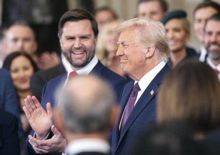 Дональд Трамп вступил в должность президента США