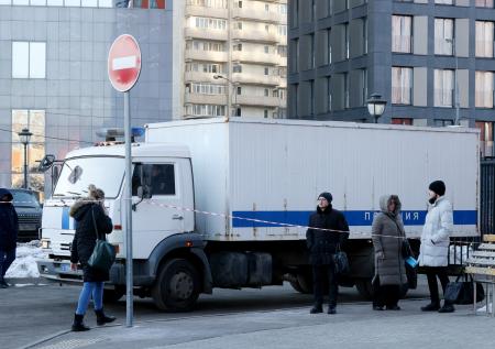 В Новосибирске подростки пришли на сходку в ТЦ с пистолетами