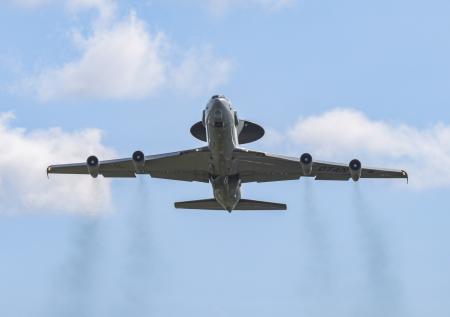 Активность шпионской авиации AWACS зафиксировали около четырех регионов РФ