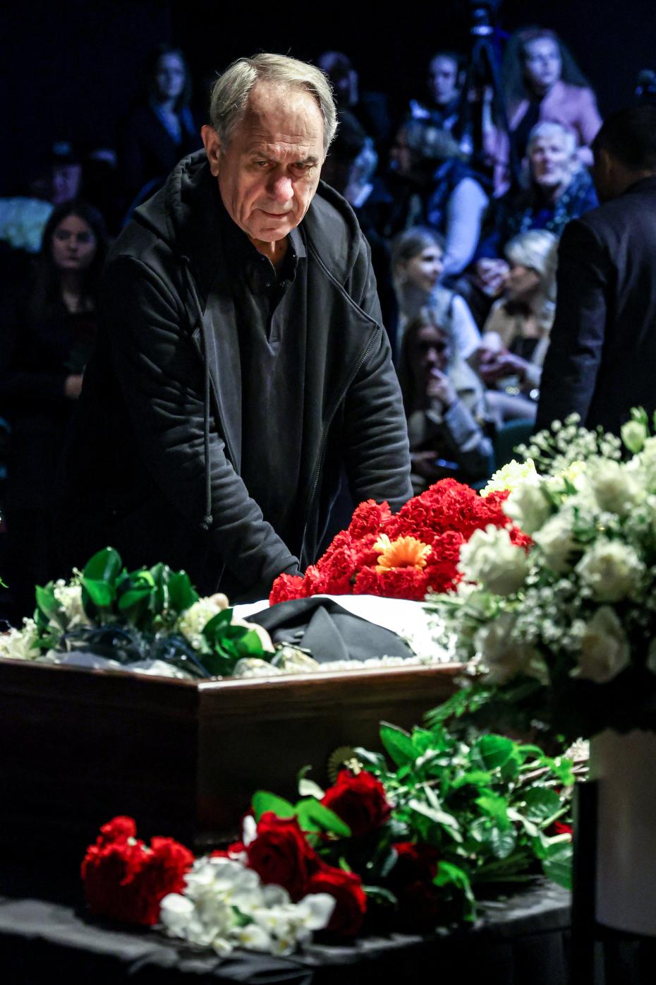 Актер Валерий Афанасьев во время церемонии прощания с актером Вячеславом Гришечкиным