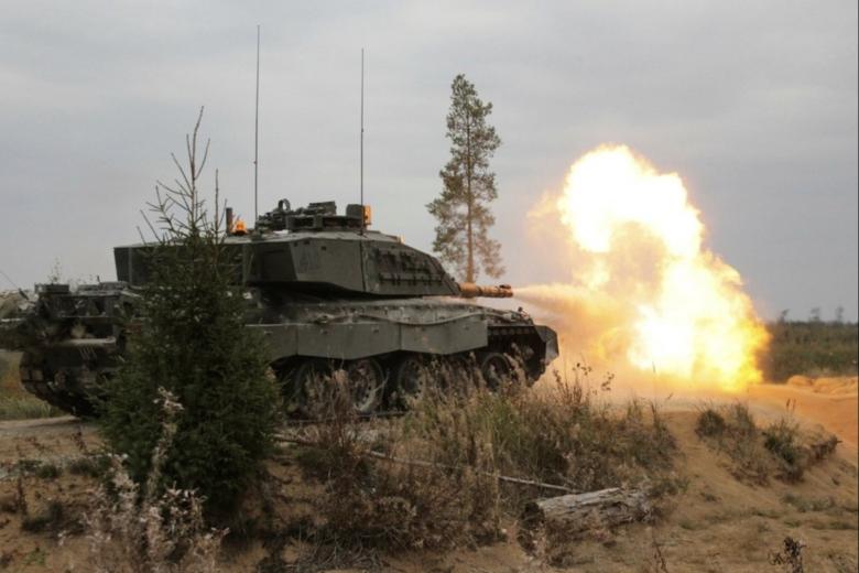Танк Challenger 2
