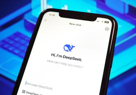 Российский телеканал поверил шутке о «советском коде» в DeepSeek
