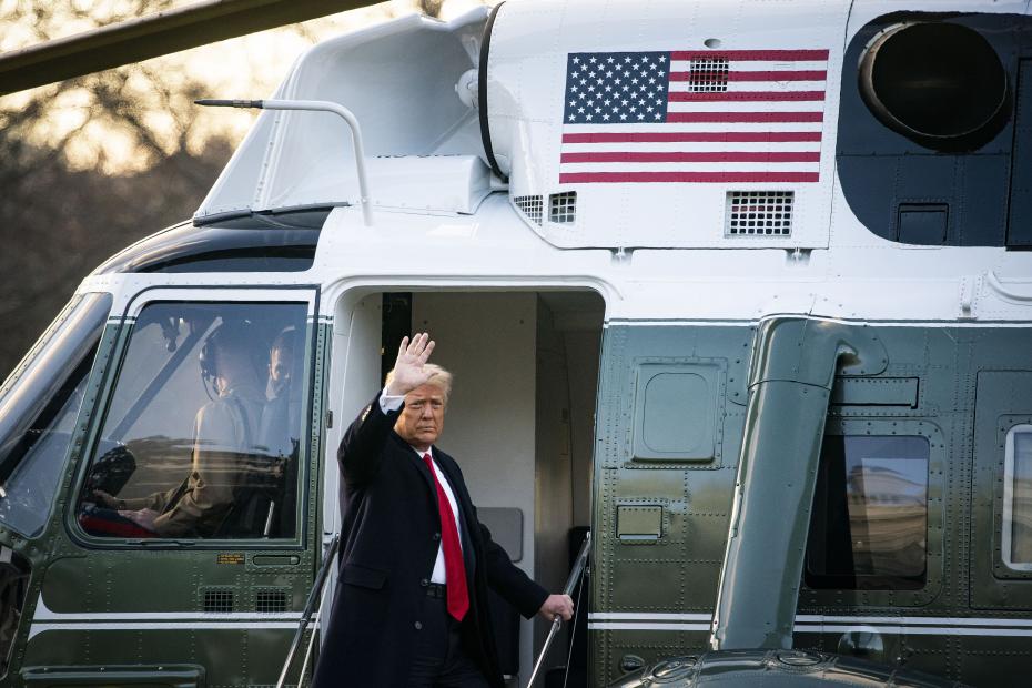 Дональд Трамп покидает Белый дом на вертолёте перед инаугурацией Джо Байдена