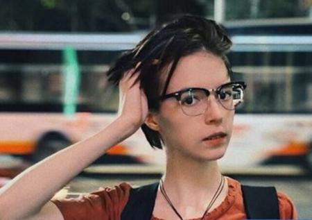 Дочь Ефремова рассказала, когда сделает трансгендерный переход