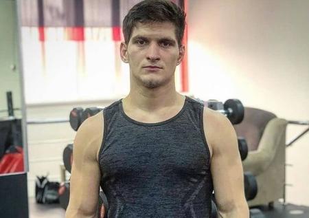 Евлоев одержал четвёртую подряд победу в UFC на турнире в Абу-Даби