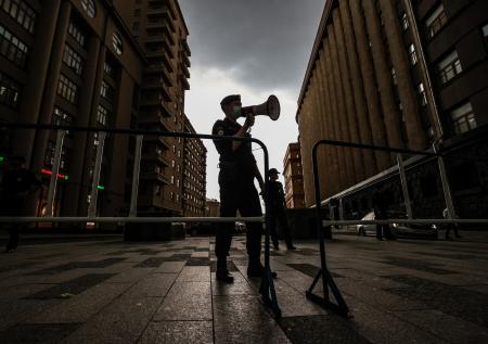  Политический карантин: почему в Москве наказывают за одиночные пикеты
