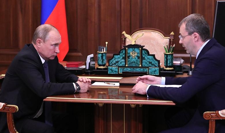 Президент РФ Владимир Путин с губернатором Чукотского автономного округа Романом Копиным