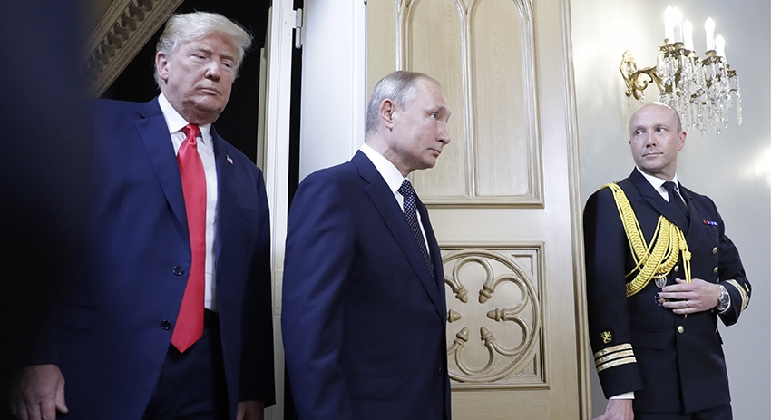 В начале встречи Путин сказал, что поддерживал контакты с Трампом