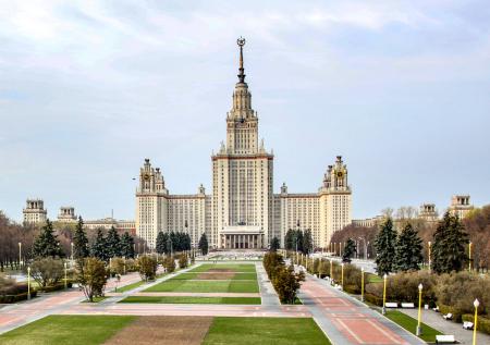 Родители 9-летней студентки МГУ ответили на петицию против семьи