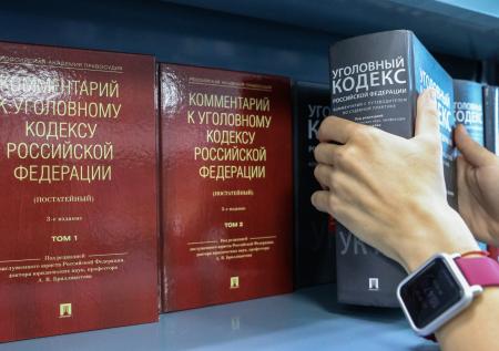 «Дамокловым мечом висит»: нужно ли освободить врачей от «уголовных рисков»